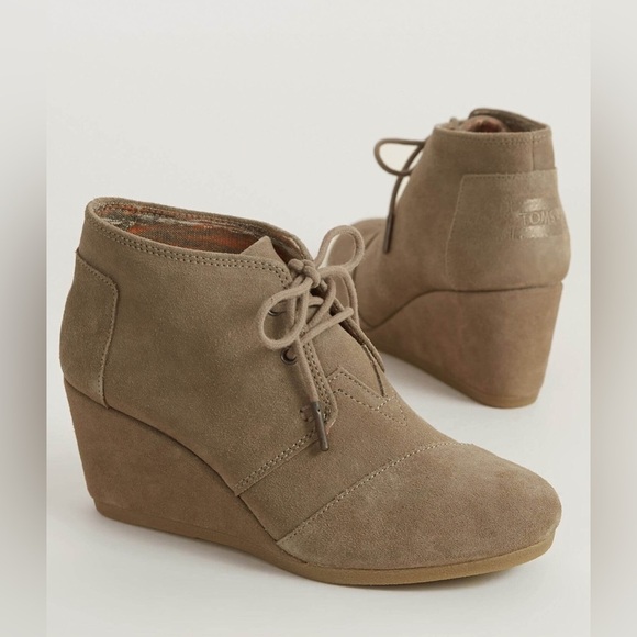TOMS Desert Shoe - Picture 1 of 10
